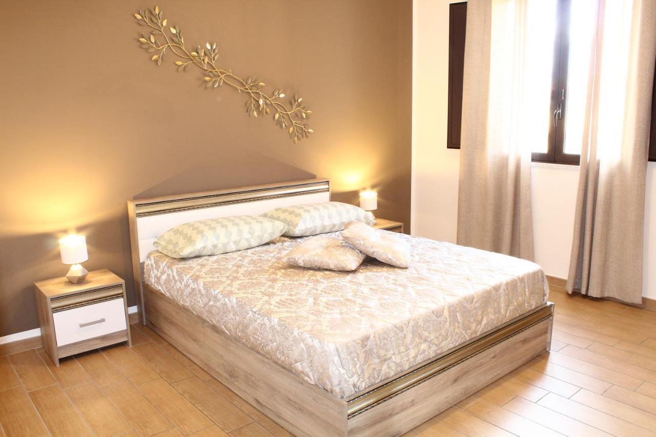 Villa Marchele คารินิ ภายนอก รูปภาพ