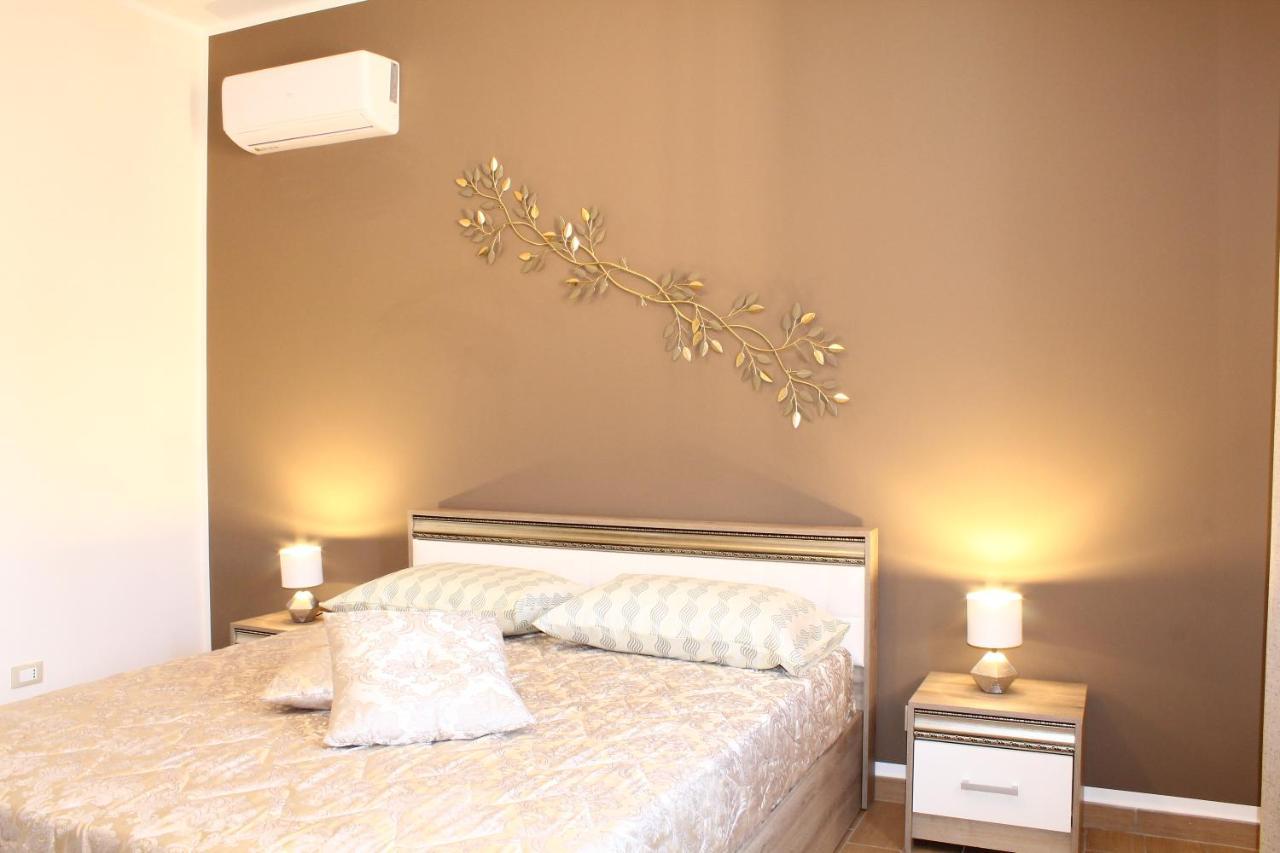 Villa Marchele คารินิ ภายนอก รูปภาพ